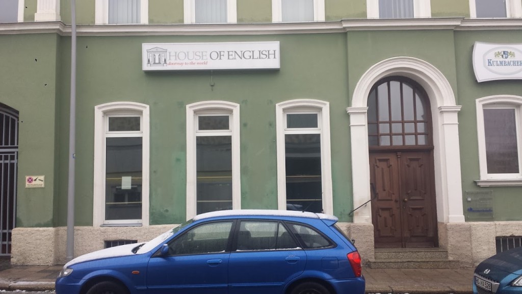 Laden mit drei Fenstern in der Schillerstrasse